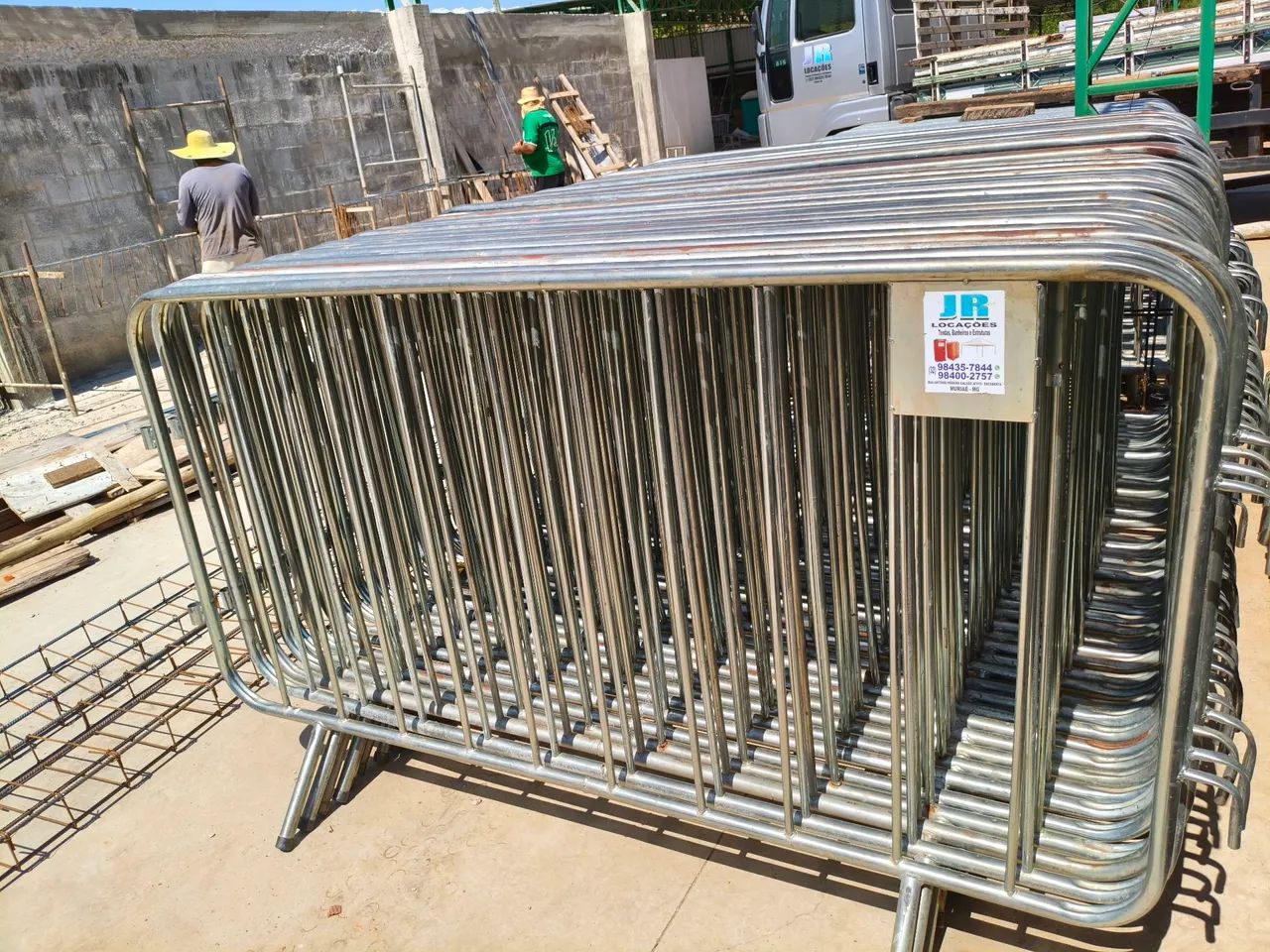 Gradil64385645200130122