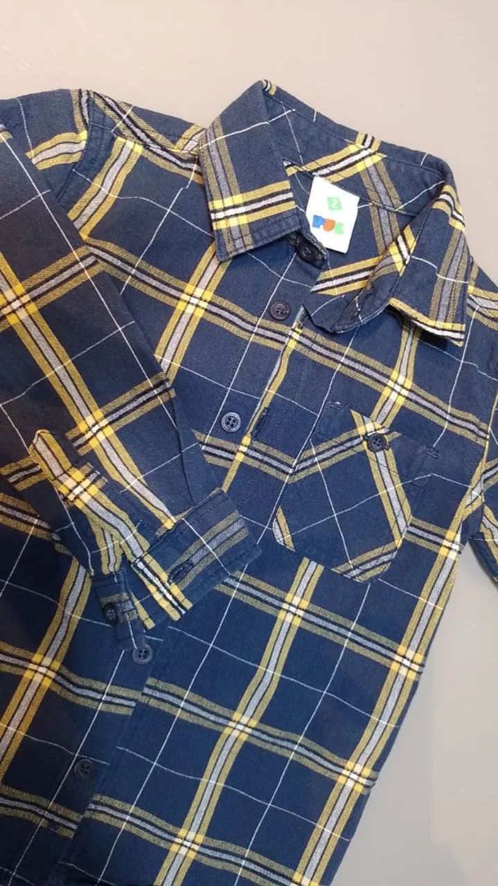 Camisa xadrez azul com detalhes em amarelo