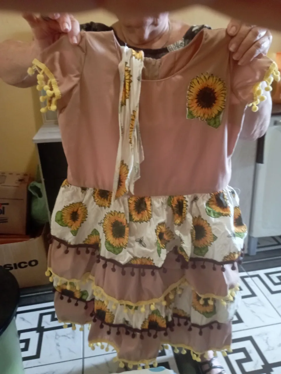 Vestido Maria bonita com girassóis 