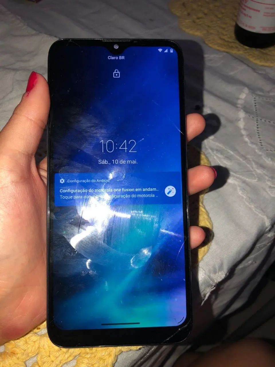 Vendo celular 128 gigas tela trincada mas funciona perfeitamente 