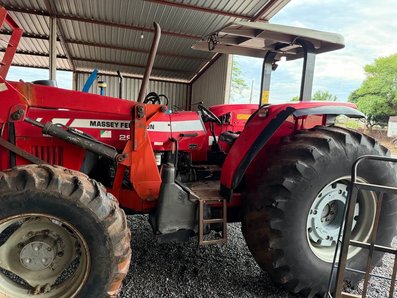 Tratores Massey 292 com lâmina e sem lâmina  - Foto 4