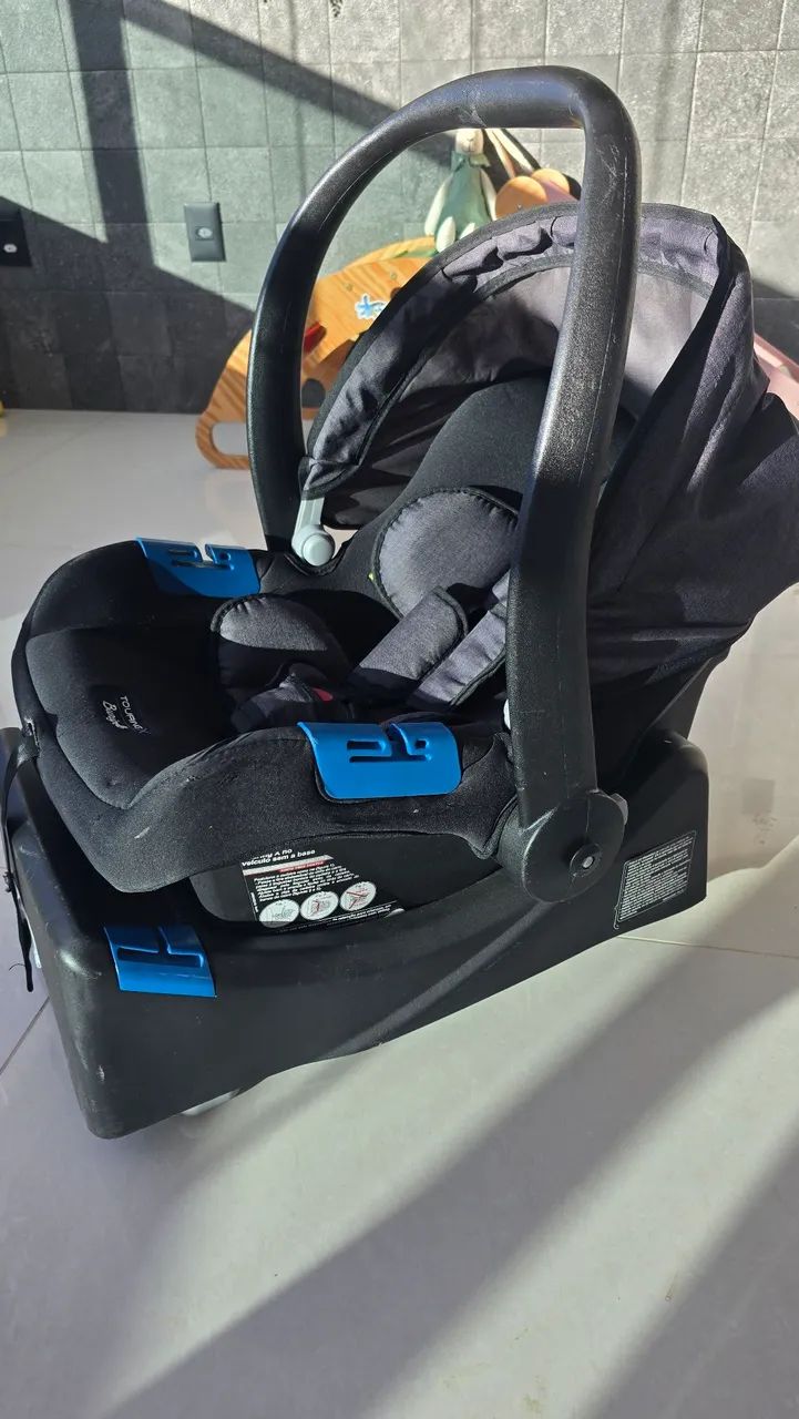 Bebê conforto Touring X Burigotto com base