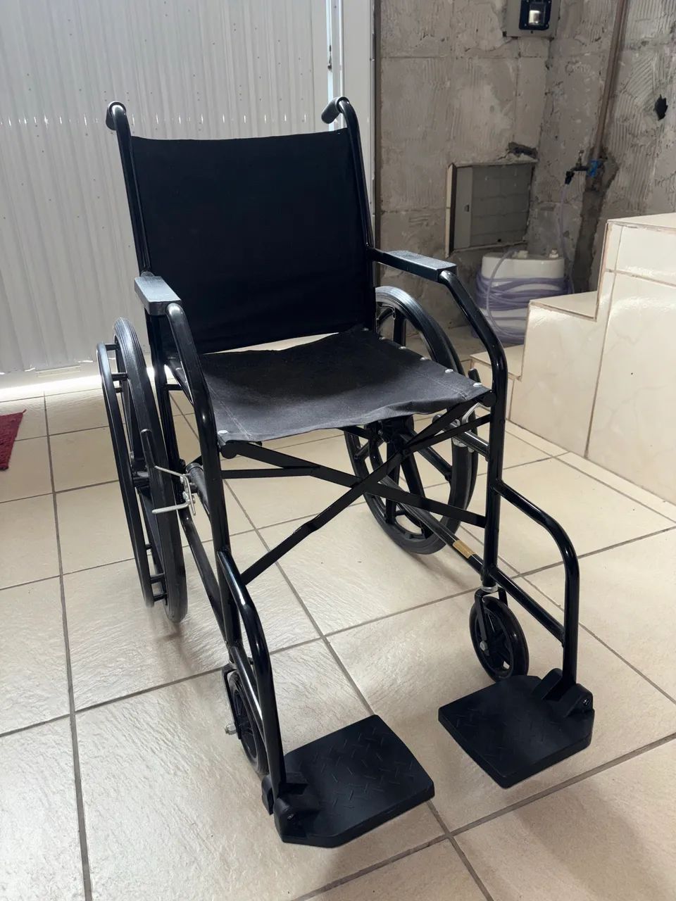 Cadeira de rodas dobrável NOVA