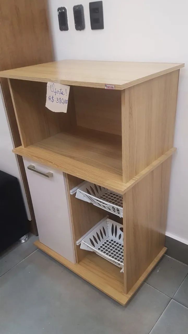 Armário de microondas 