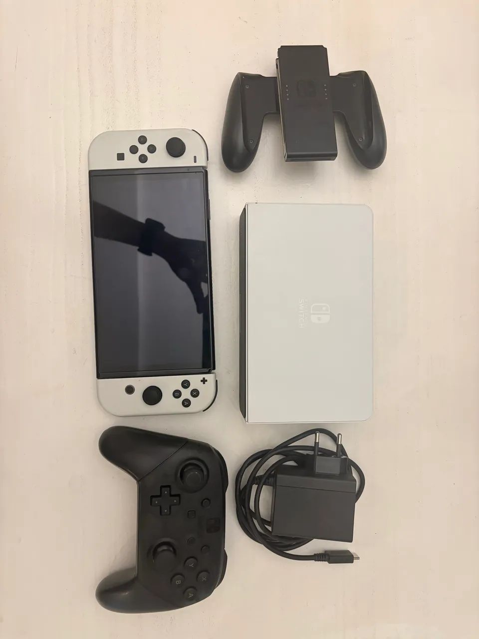 Nintendo Switch OLED + Pro Controller Original