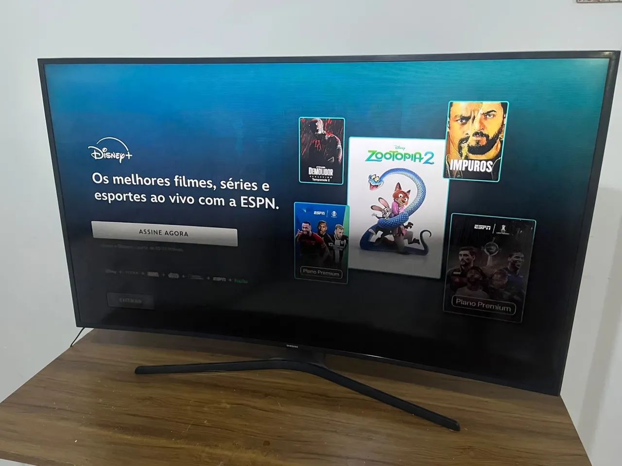 Tv smart 4k 50 polegadas tela curva sem detalhes  - Foto 3