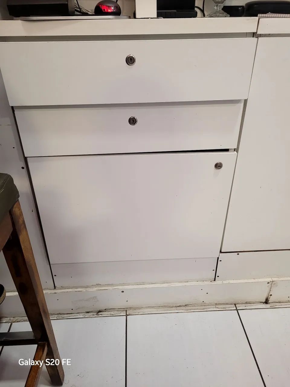 Balcão com armários 