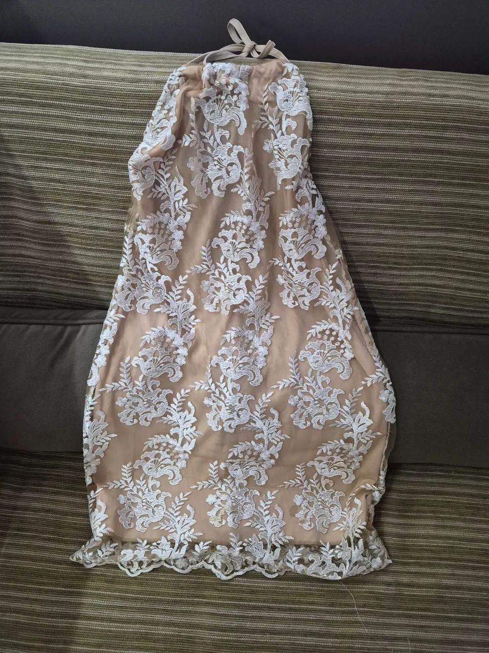 Vestido de Renda - Tamanho P. 