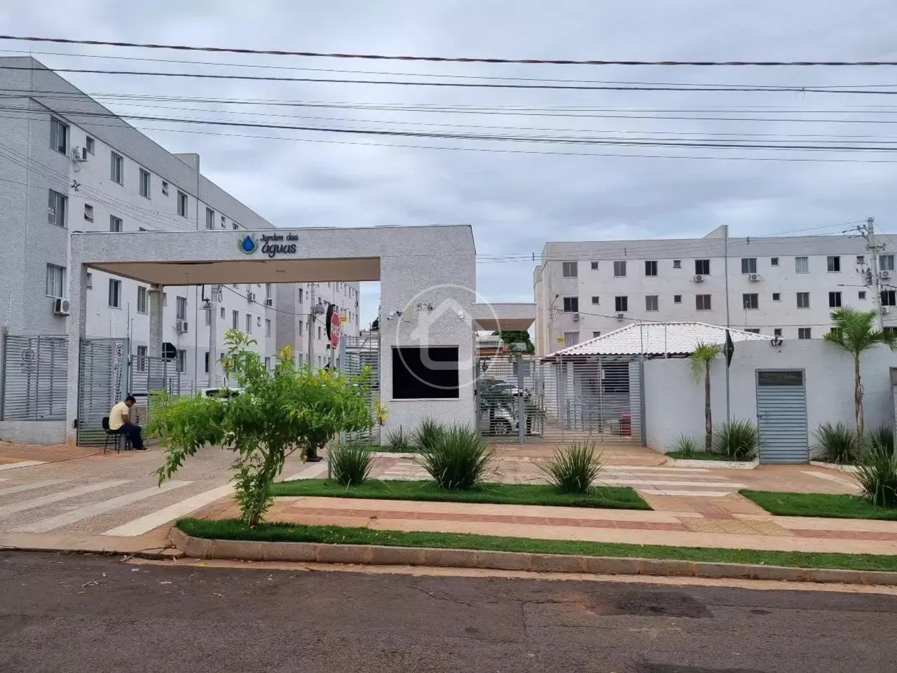 APARTAMENTO NO JARDIM DAS ÁGUAS