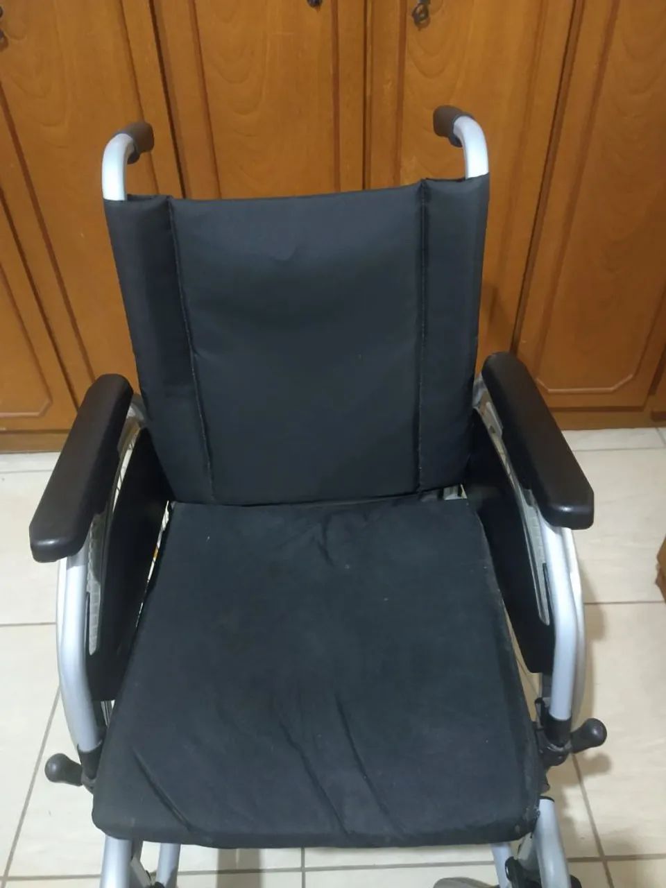 Cadeira de rodas nova - Foto 2