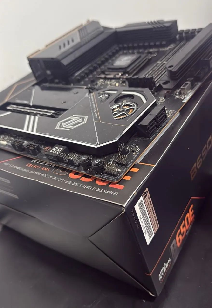 Placa Mãe AsRock B650E Taichi DDR5 AM5 E-ATX AMD ECLK - Foto 3