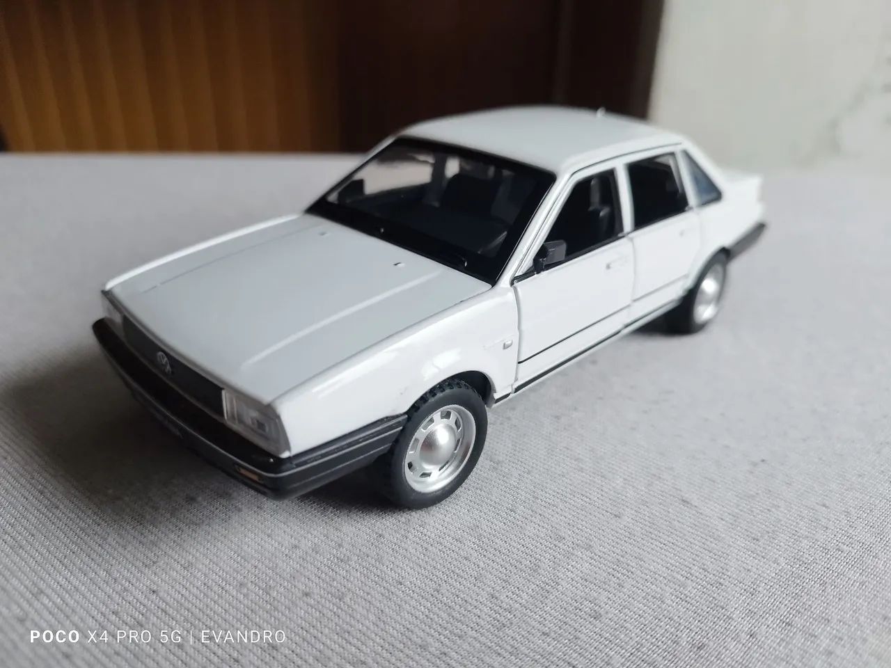 Miniatura Santana 1/24