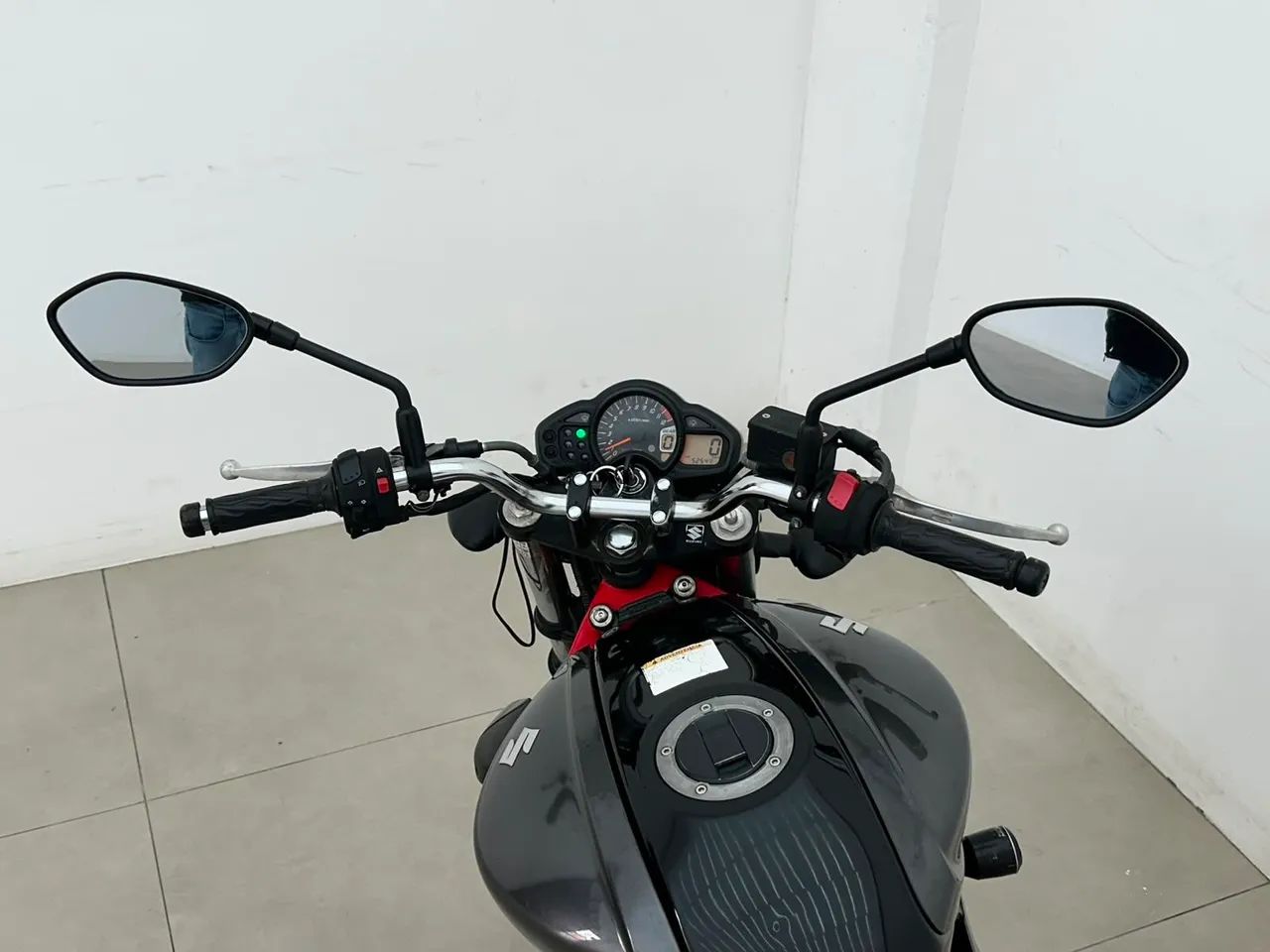 ? Suzuki Glaudius 2016 - Foto 4