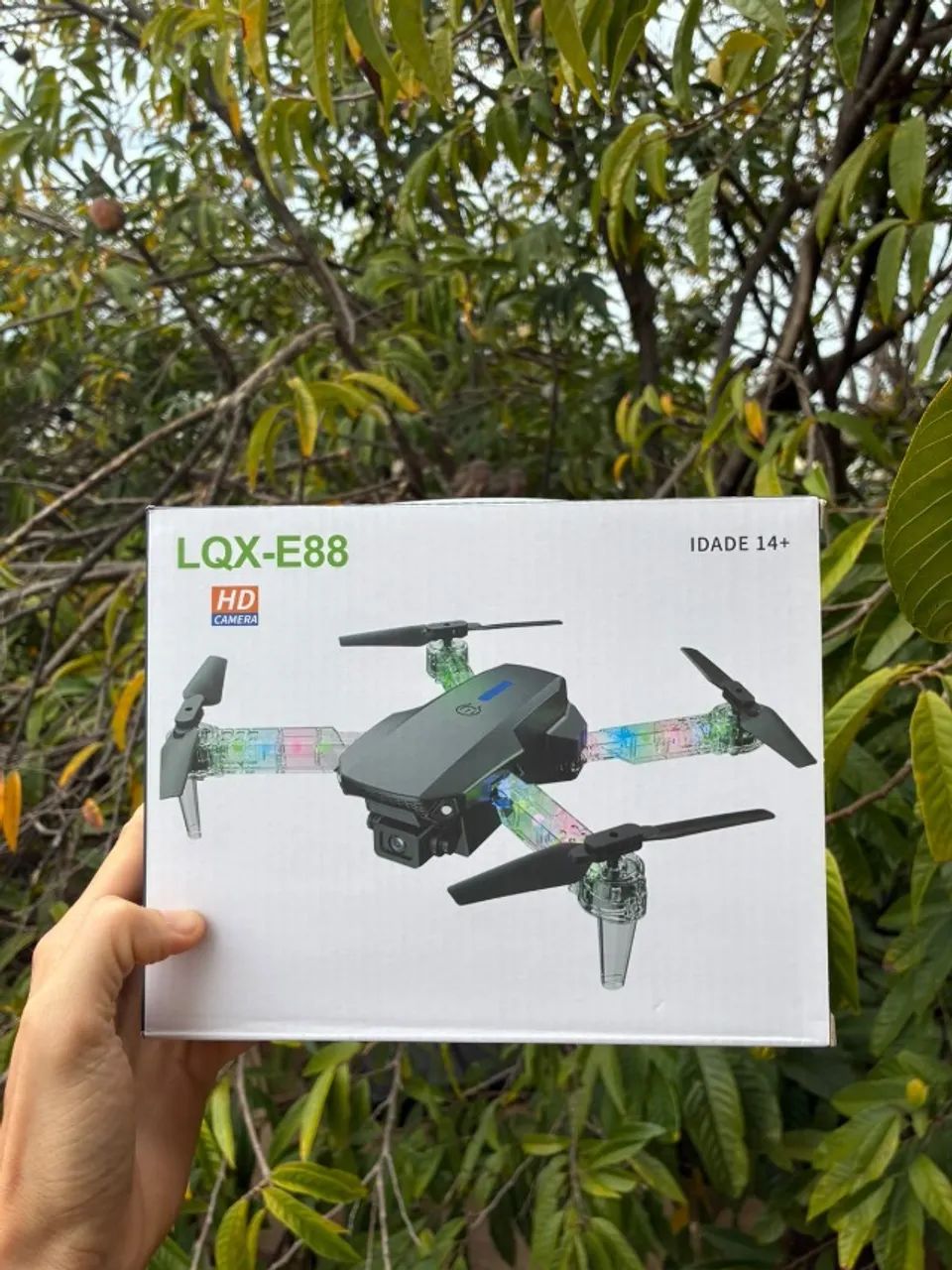 Drone com Luzes LED Noturnas e Câmera + 2 Baterias (Edição Especial) - Foto 3