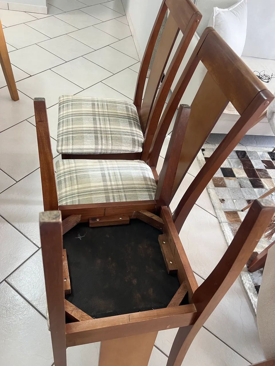 Mesa vidro temperado 8 mm com 06 cadeiras  - Foto 5