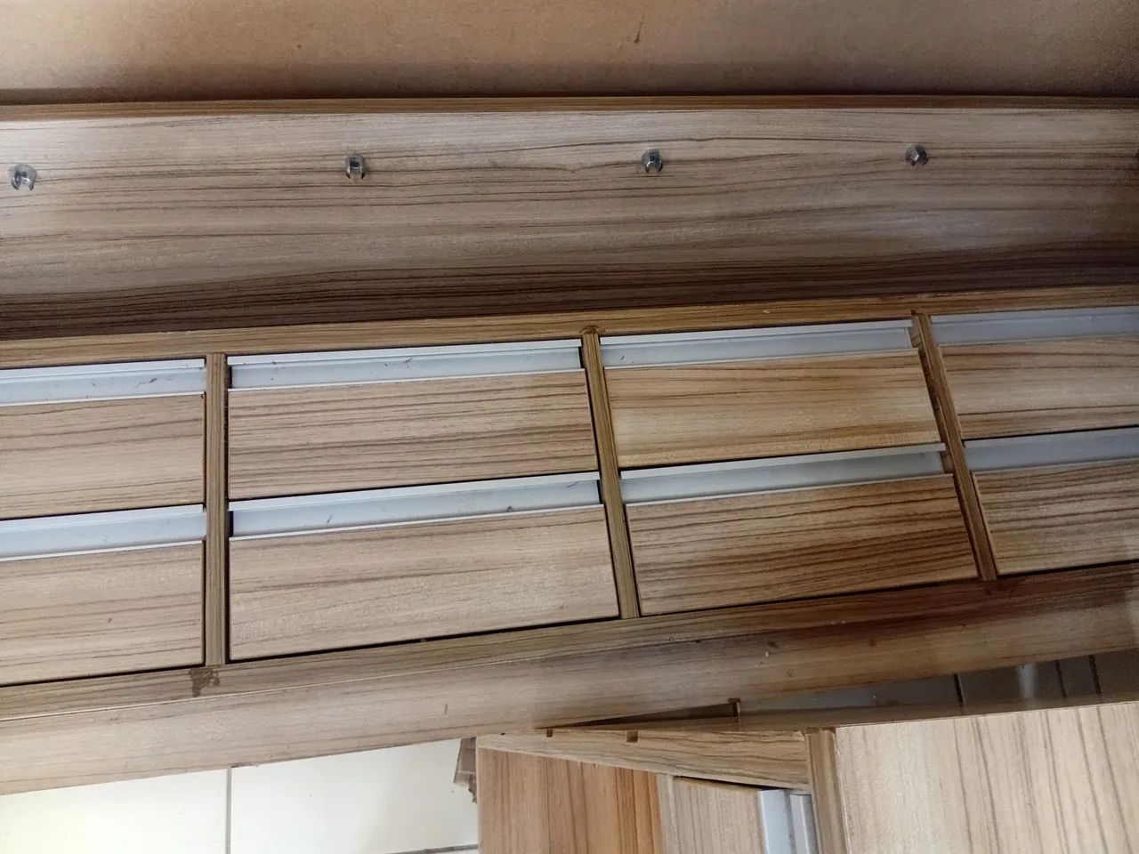 MÓVEIS EM MDF MADEIRADO, COMPLETO PARA LOJA. - Foto 2