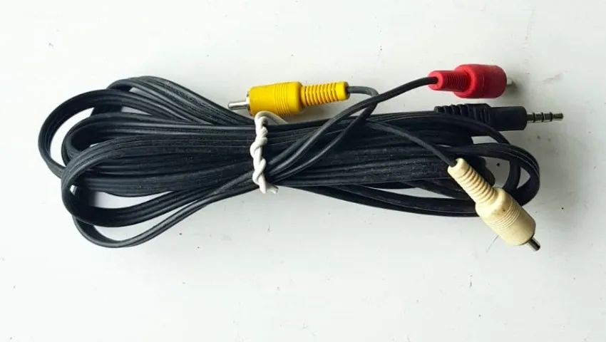 Cabo Auxiliar P2 x 3RCA - 2 M - Usado - Funcionando - Foto 4