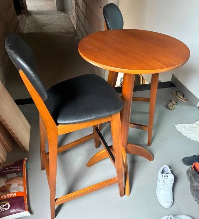 MESA BISTRÔ / 2 BANQUETAS