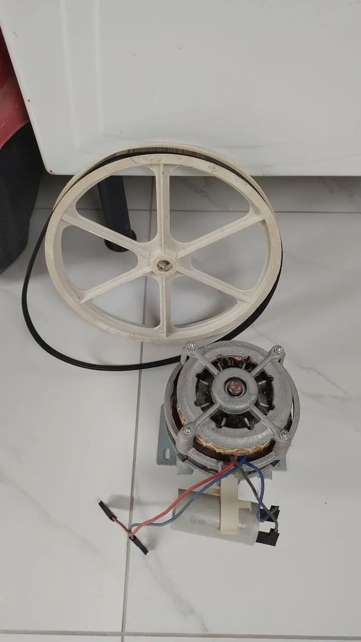 Motor com polia e correia tanquinho Colomarq 10kg - Foto 2