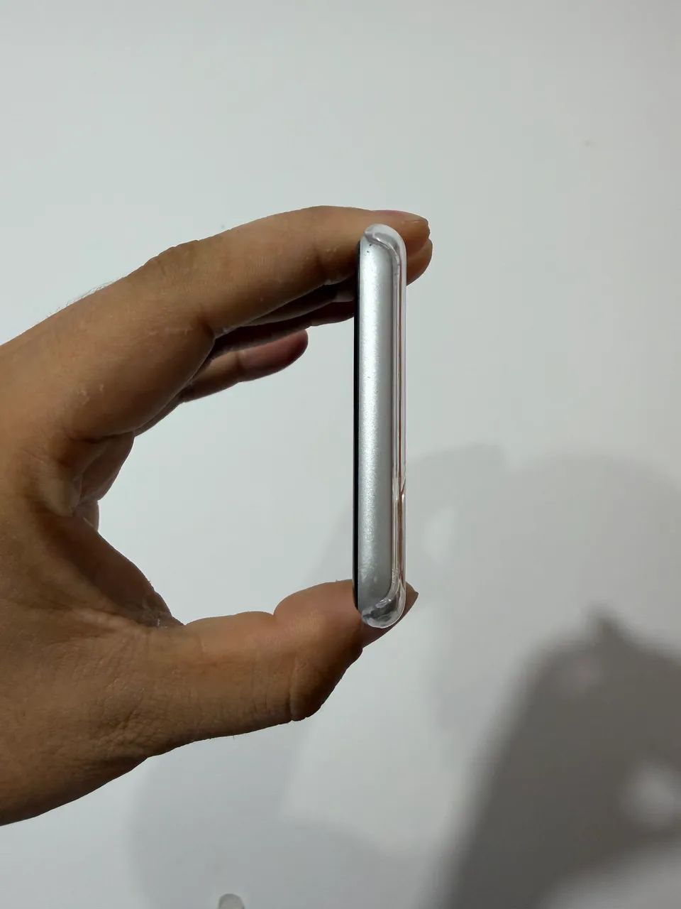 Vendo iPhone SE 2020 ótimo estado - Foto 3