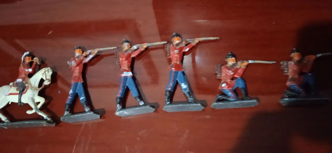 7 soldadinhos de chumbo - Foto 4