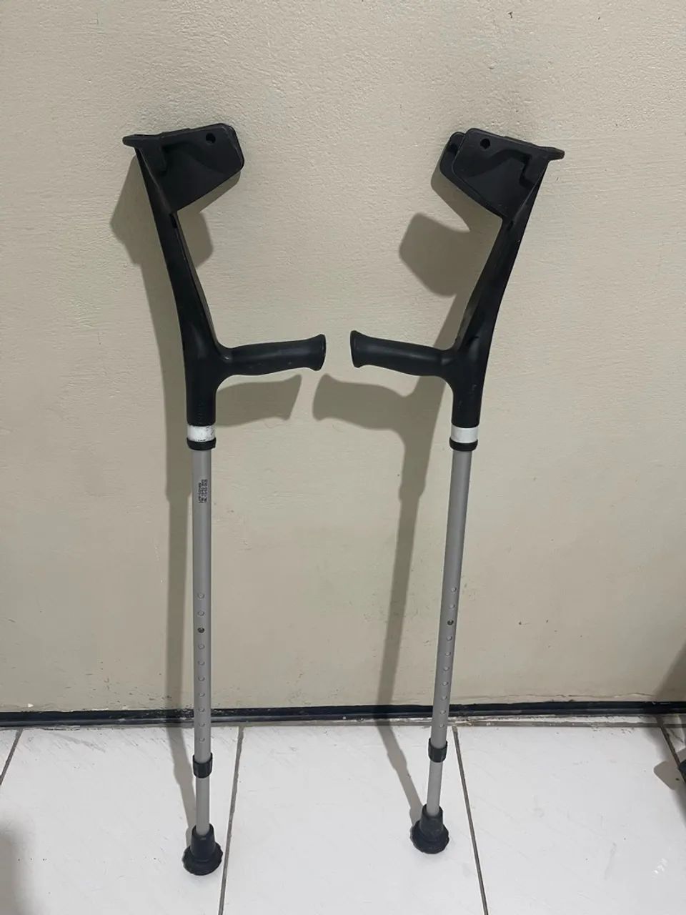 Muletas novas nunca usadas 
