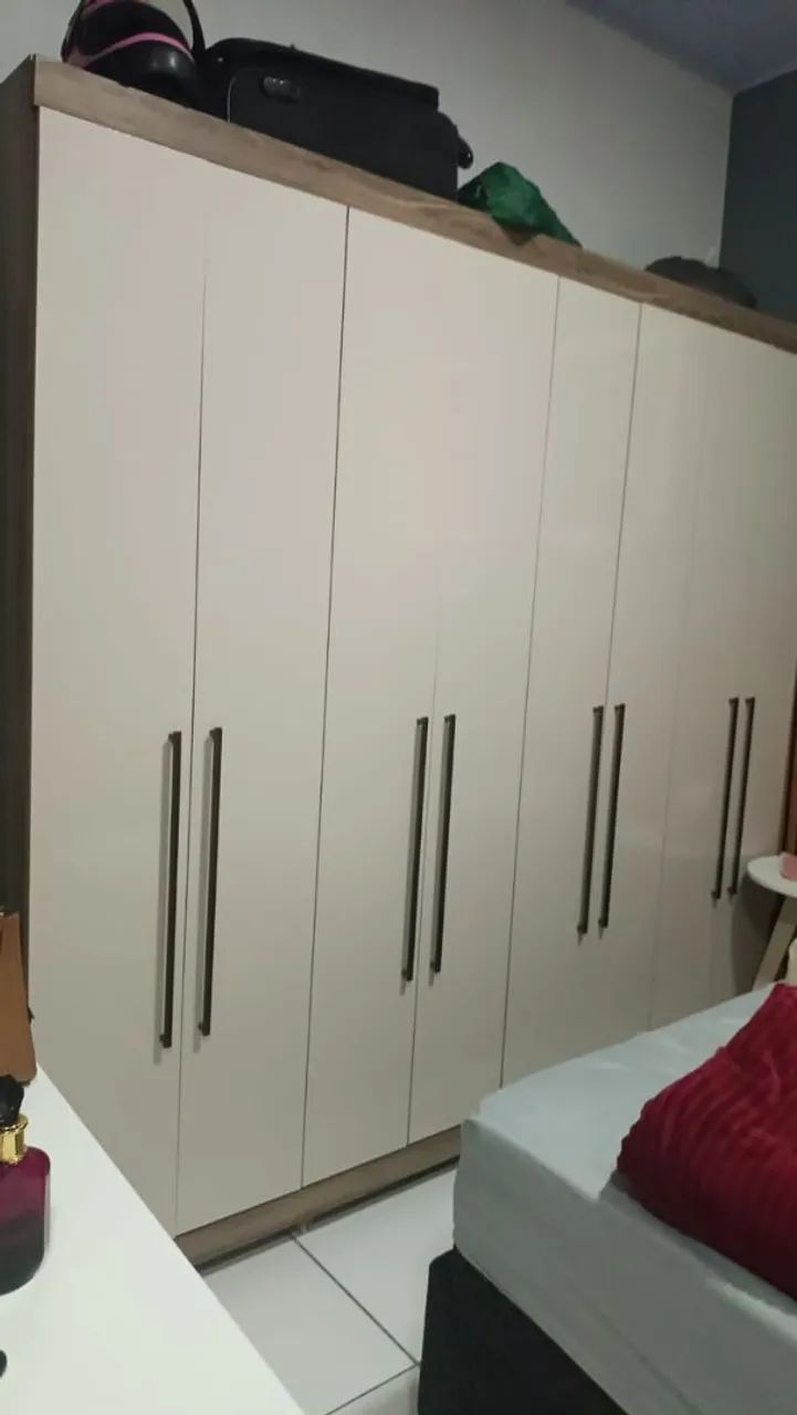 Vendo guarda-roupa 8 portas - R$ 800,00
