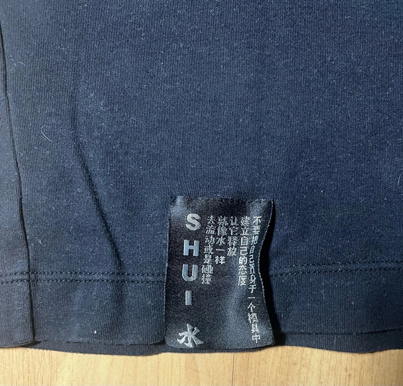 Camiseta Preta SHUI - Foto 5