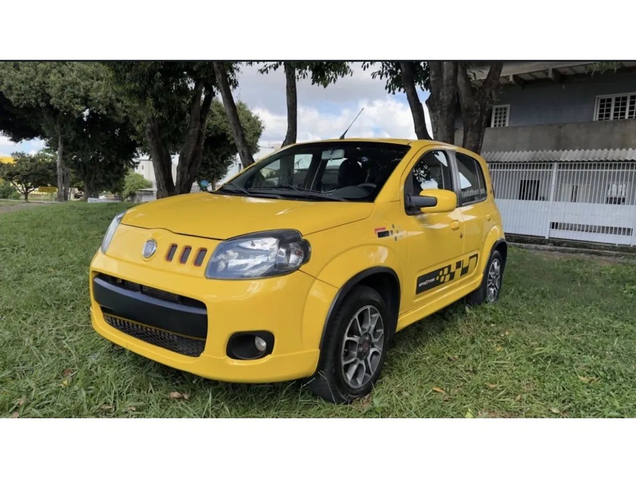 Fiat Uno Sporting 1.4 EVO Fire Flex 8V 2P 2012 - Foto 3
