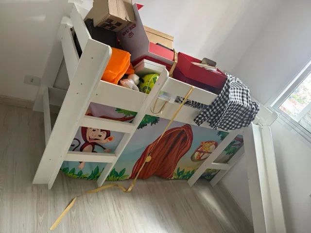 Cama Infantil com escada escorregador 