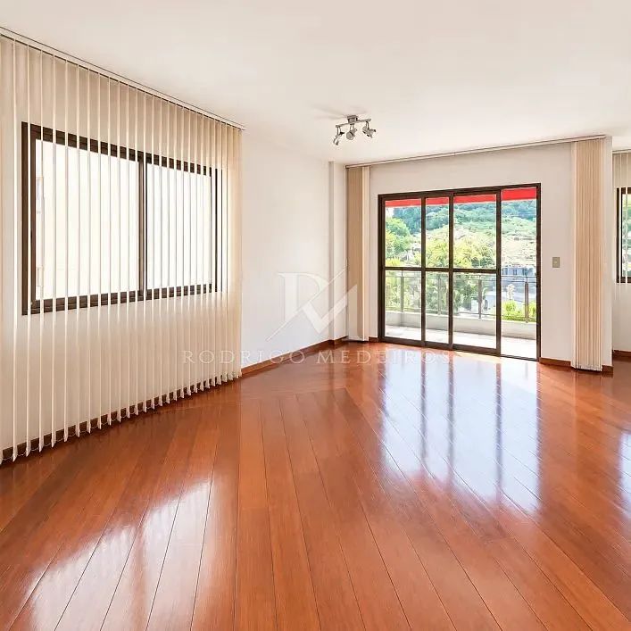 APARTAMENTO DE ALTO PADRÃO À VENDA NO CENTRO DE FLORIANÓPOLIS
