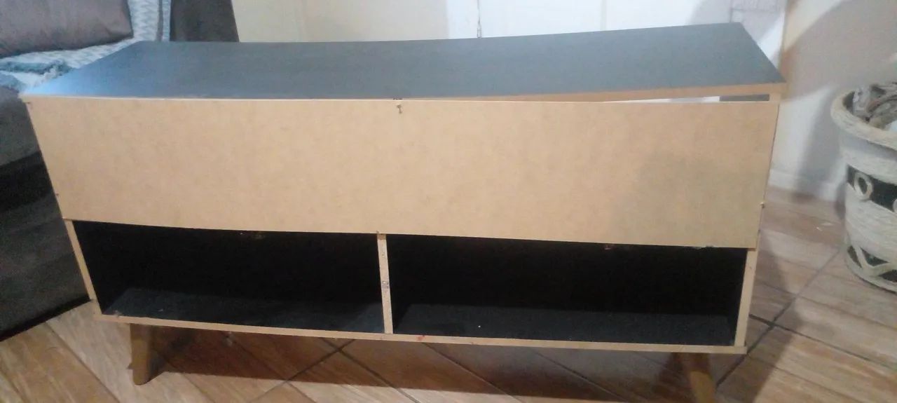 Rack de madeira com armário embutido - Foto 2