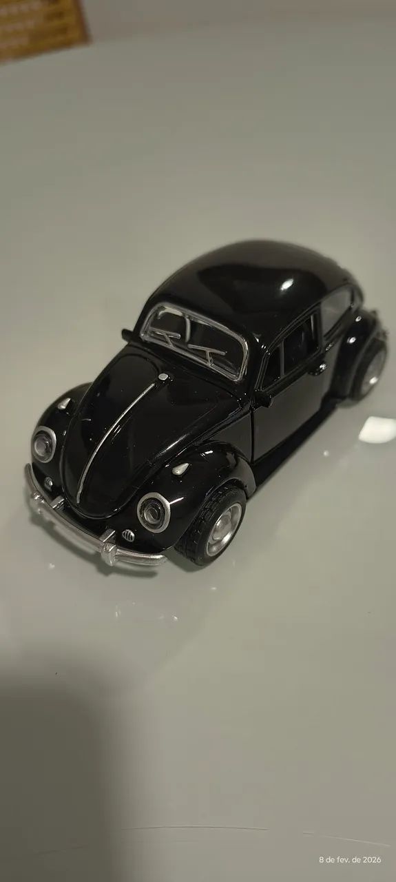 Carrinho de metal Fusca preto 1/32