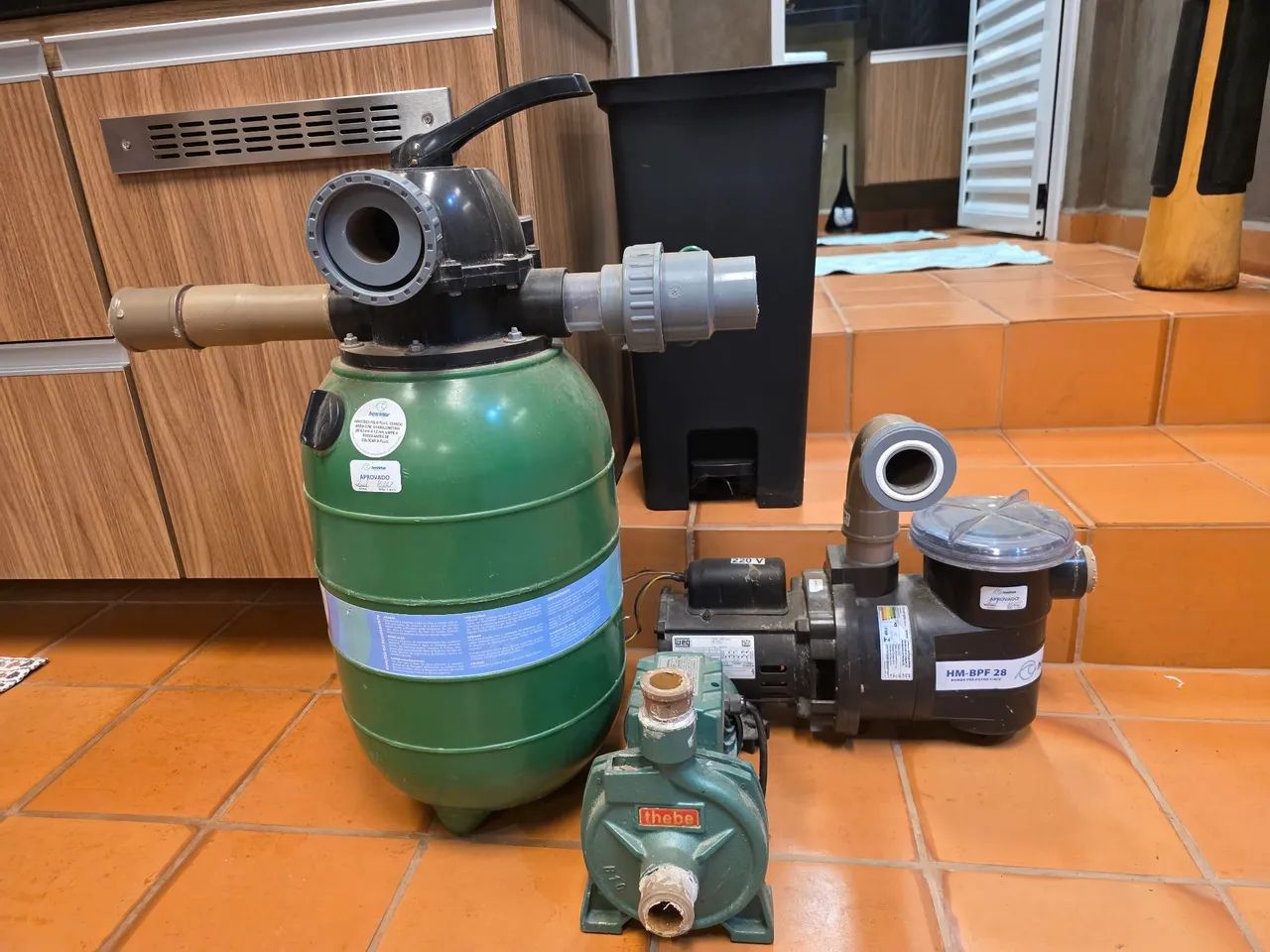 Kit Filtro de areia, Motobomba e bomba centrífuga para piscina