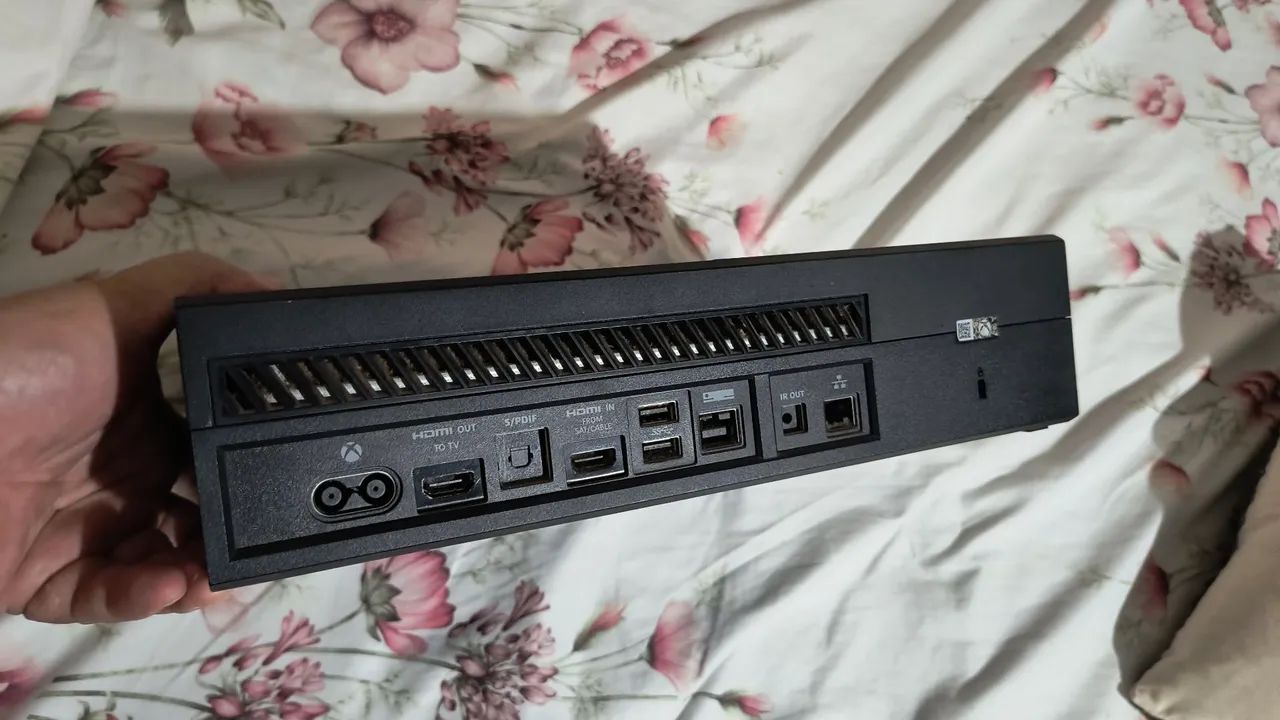 XBOX ONE - Em ótimo estado e funcionando perfeitamente. - Foto 3