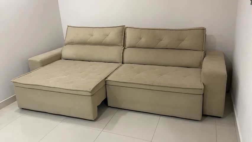 Sofá Bege Retrátil com dois lugares