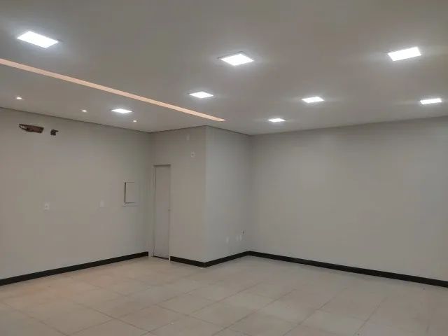 EXCELENTE LOJA COM VITRINE COM 40M2 - Foto 2