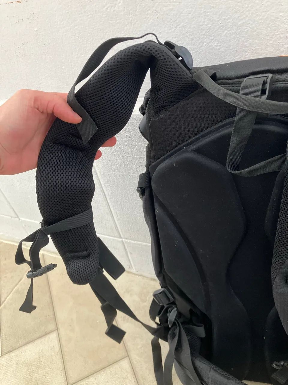 Mochila cargueira trilhas e rumos 65 + 10 - Foto 4