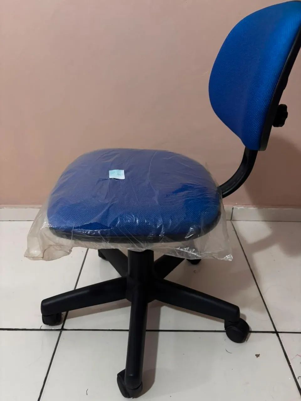 Cadeira pouquíssimo usada - Foto 4