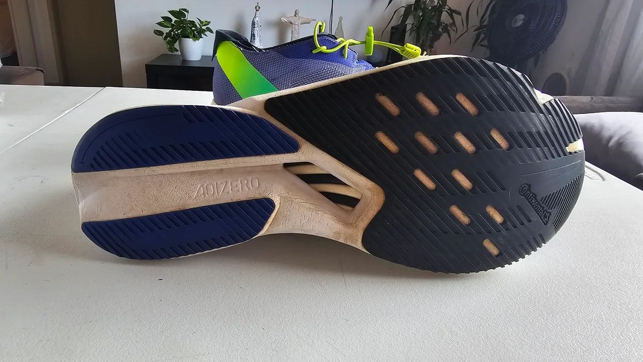 Adidas Boston 12 - Tamanho 44 - Tenis de corrida com placa - Foto 3