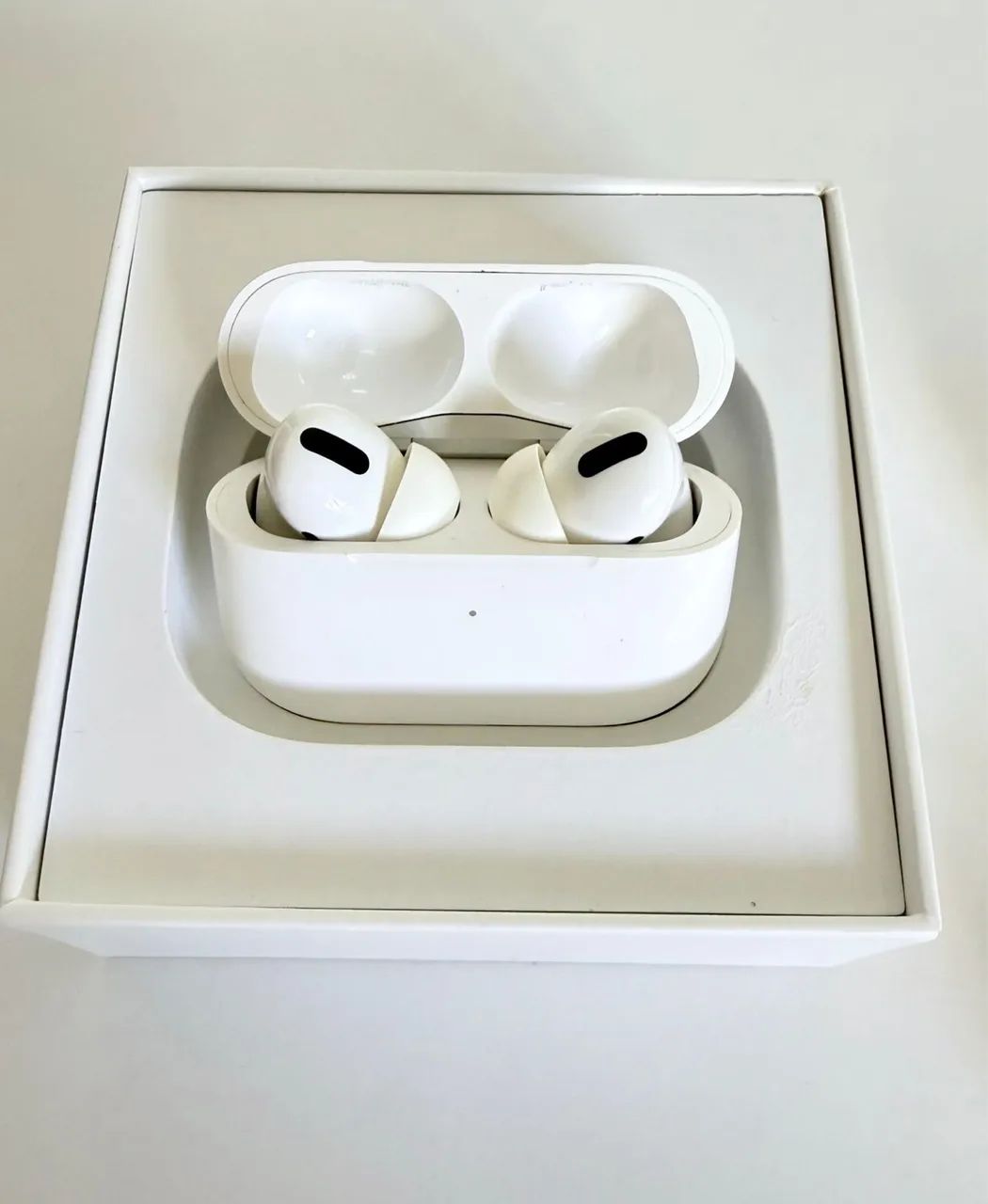 AirPods Pro Apple com Estojo de Recarga Original, em ótimo estado