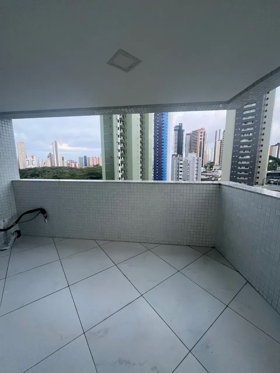 Com projetados