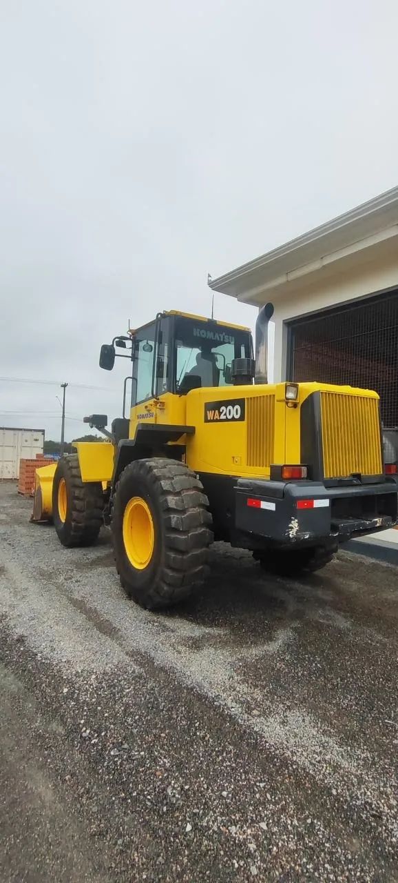 Carregadeira Komatsu WA200 ano 2018