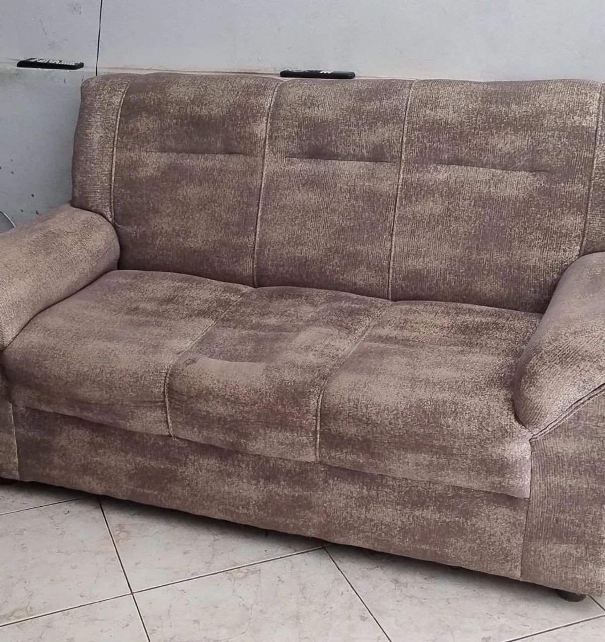 Conjunto Sofá 2 e 3 lugares bem conservado (aceito troca) contato: *