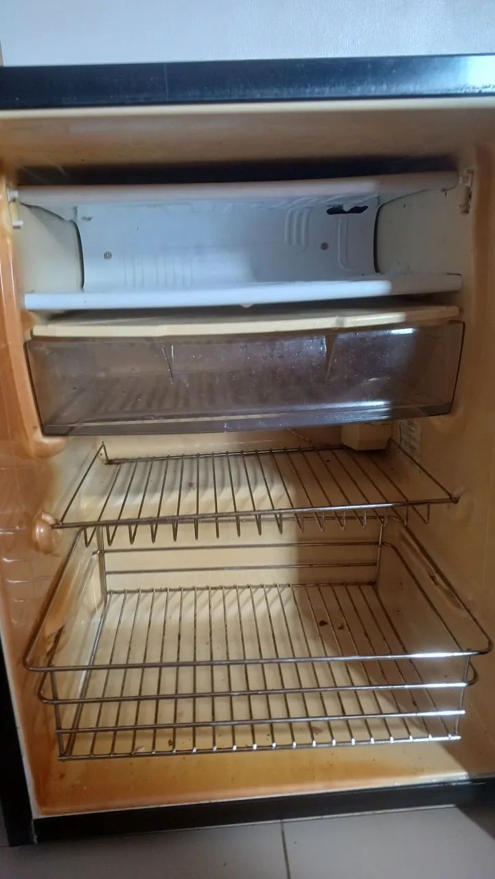 Frigobar Brastemp 76 Litros com Porta de Vidro - Foto 4