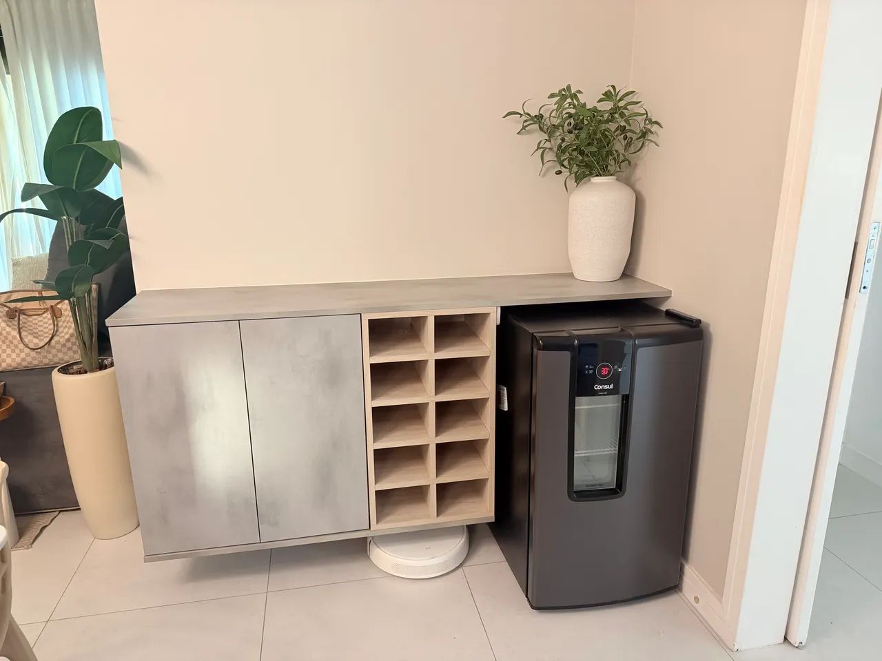 Móvel bar 100% MDF perfeito estado