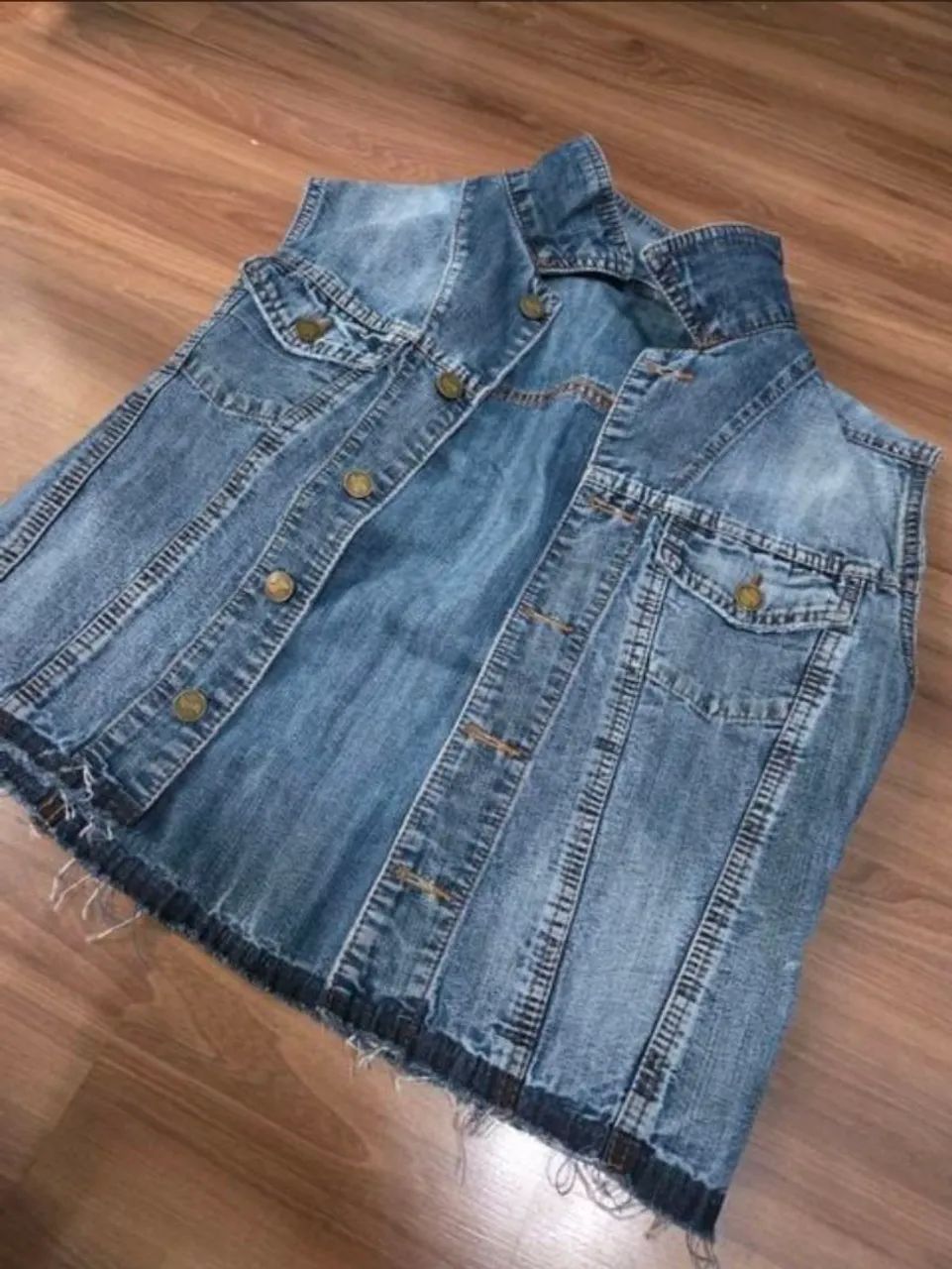 Colete jeans tamanho M - Foto 2