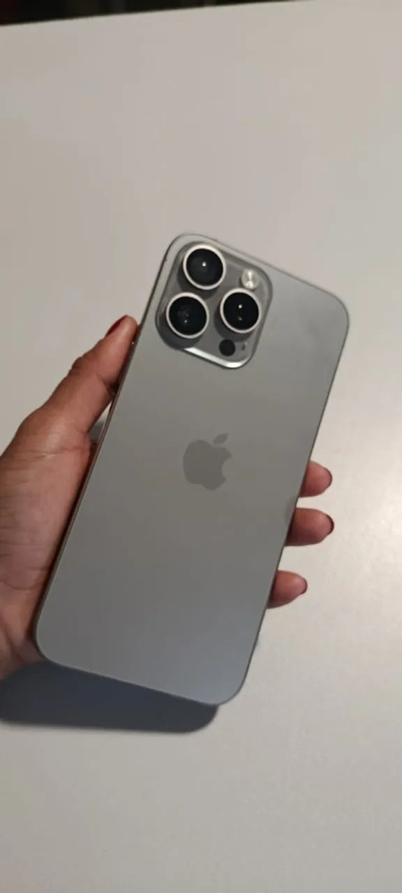 iPhone 15 Pro Max 256GB - Cinza - Excelente Estado