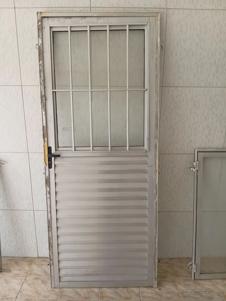 Vende-se porta e janela de alumínio - Foto 2