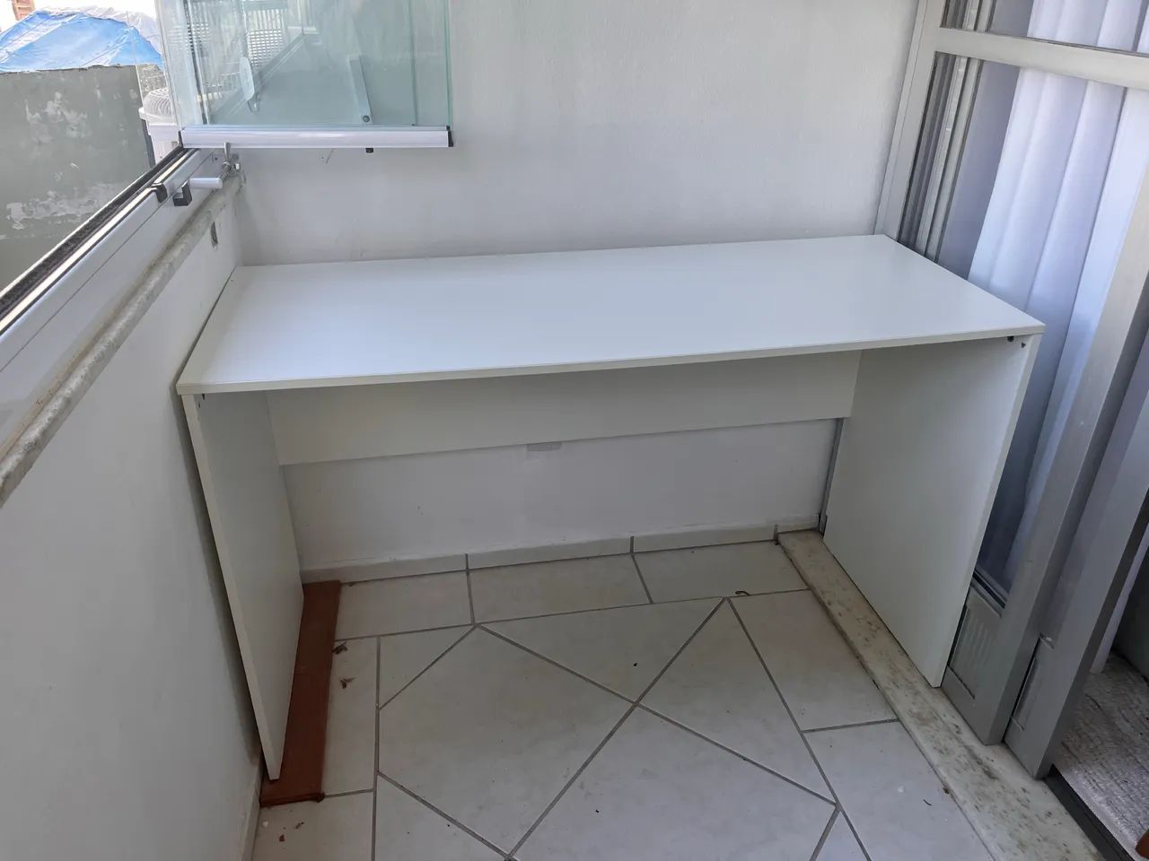 Escrivaninha branca TokStok